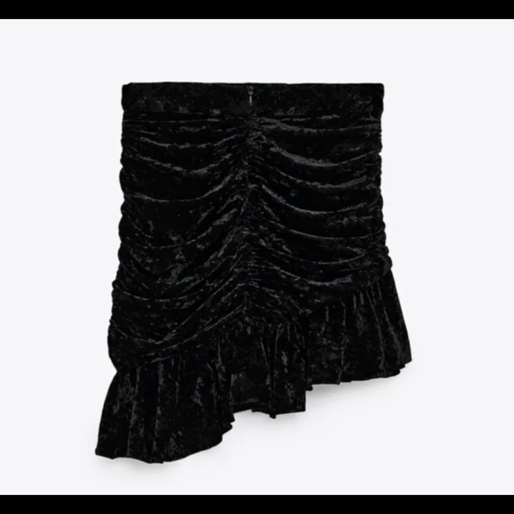 NWT ZARA High Waisted Velvet Mini Skirt Black M - Picture 5 of 6